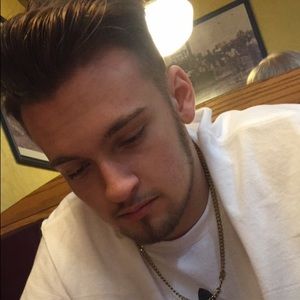 Meet your Posher, Devin