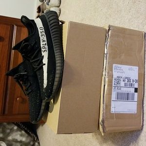 Yeezy Boost 350 V2 Oreo