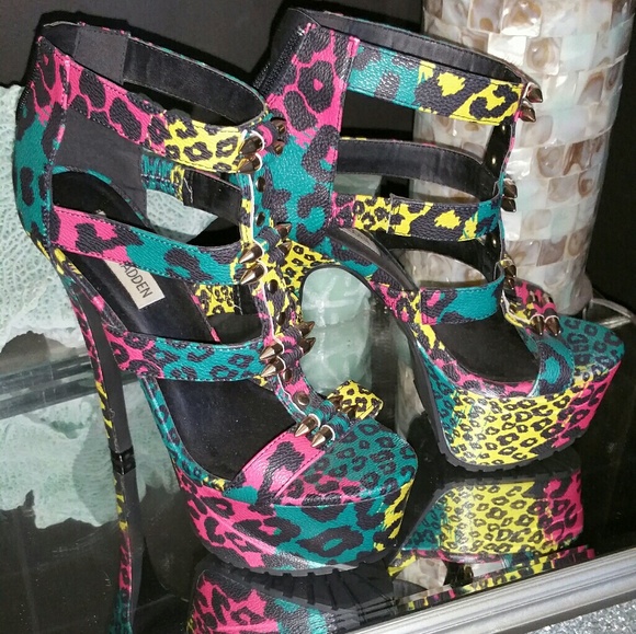 Steve Madden Shoes - Steve Madden Printed Platforms