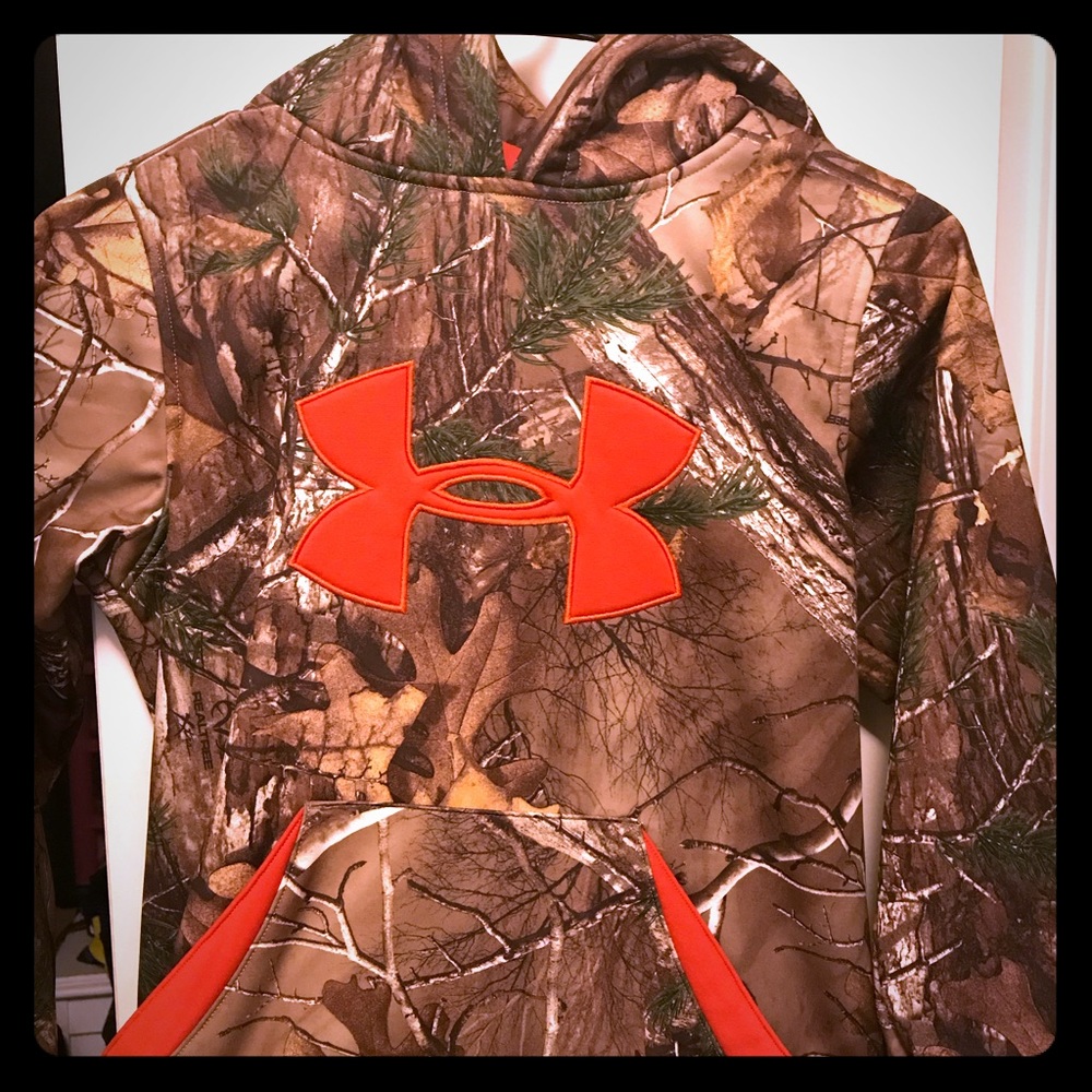 Youth Under Armour Hoodie Jacket!