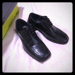 Boys dress shoes size 3.5