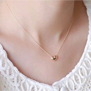Beautiful and elegant peach heart necklace