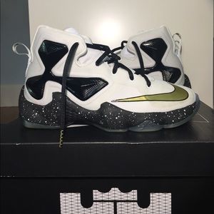 LeBron 13 elite size 6y