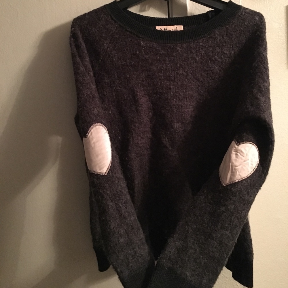 Kittenish heart sweater