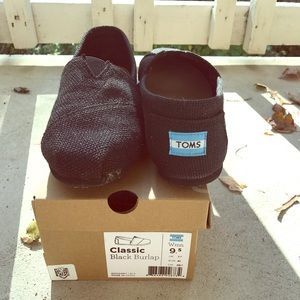 Traditional slip on Toms.