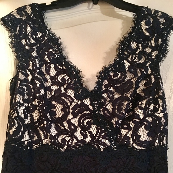 Tadashi Shoji Gown - sleeveless V-Neck Navy/Ivory, - Picture 4 of 7