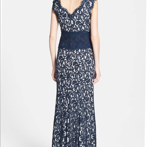 Tadashi Shoji Gown - sleeveless V-Neck Navy/Ivory, - Picture 2 of 7