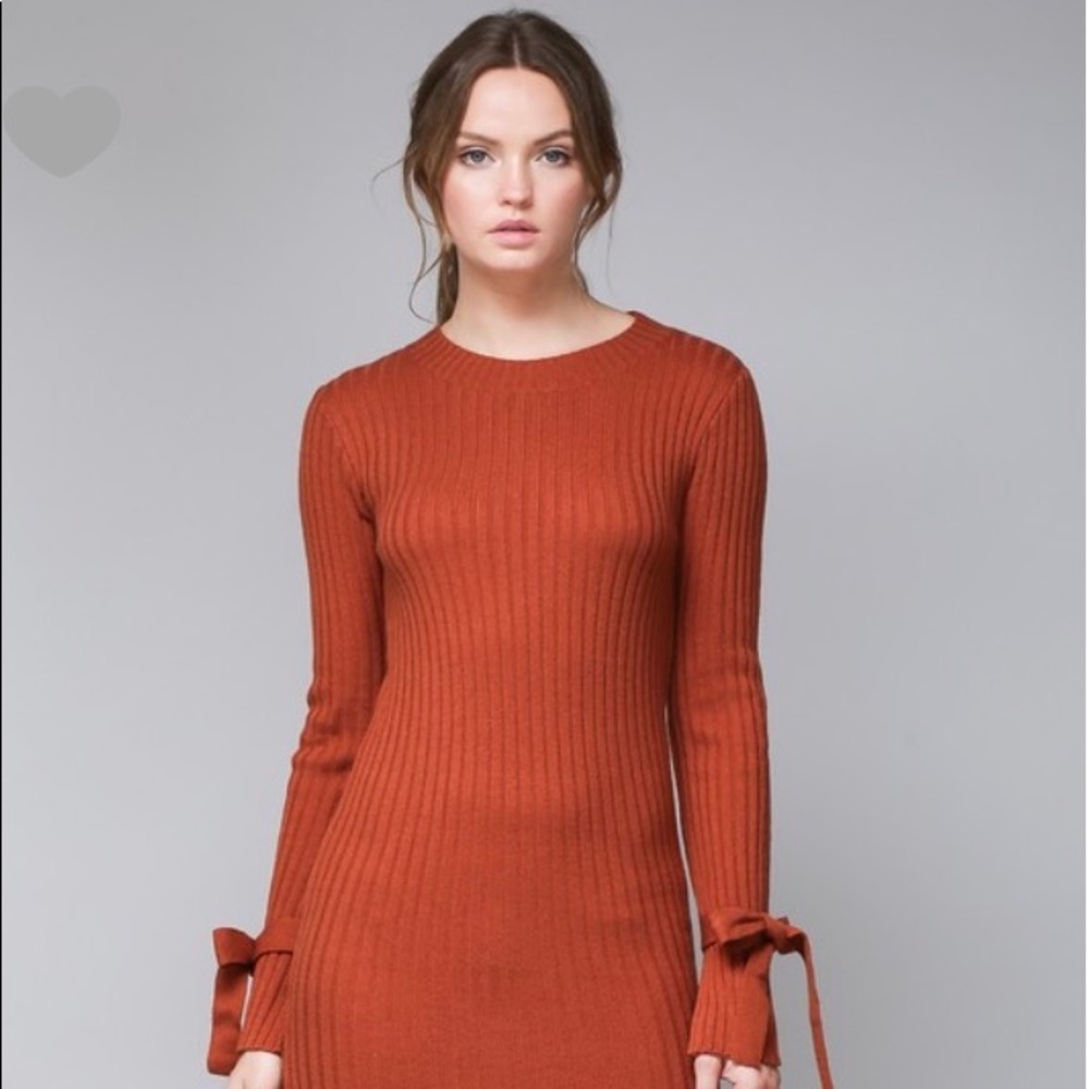 Spicy sweater dress with bow detail sleeves