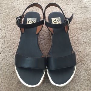 dv dolce vita black wedges w. gold metal accents