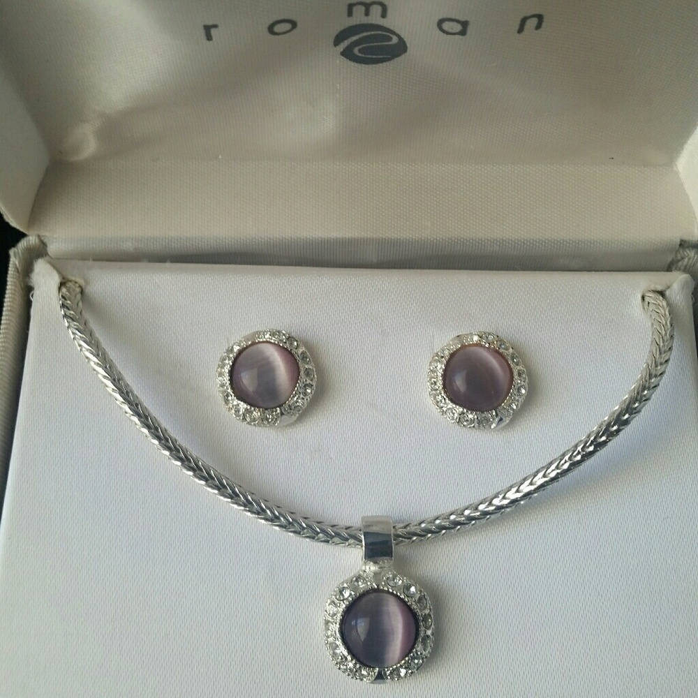Roman necklace set