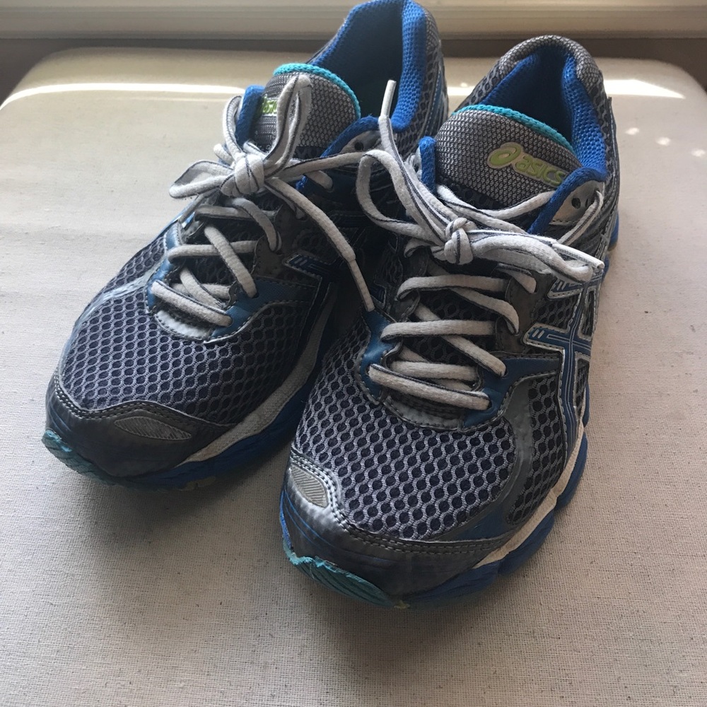 ASICS tennis shoes