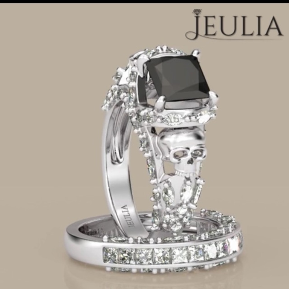 Size 5 Jeulia Skull Ring Silver Black Diamond