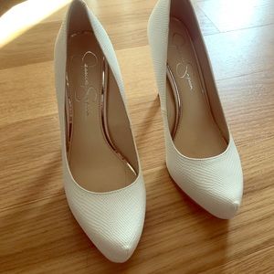 *BRAND NEW* Jessica Simpson White Pumps
