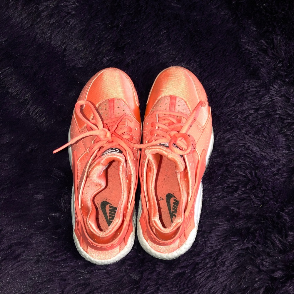 Excellent condition Nike Huarache Salmon s 7.5 - Picture 1 of 4