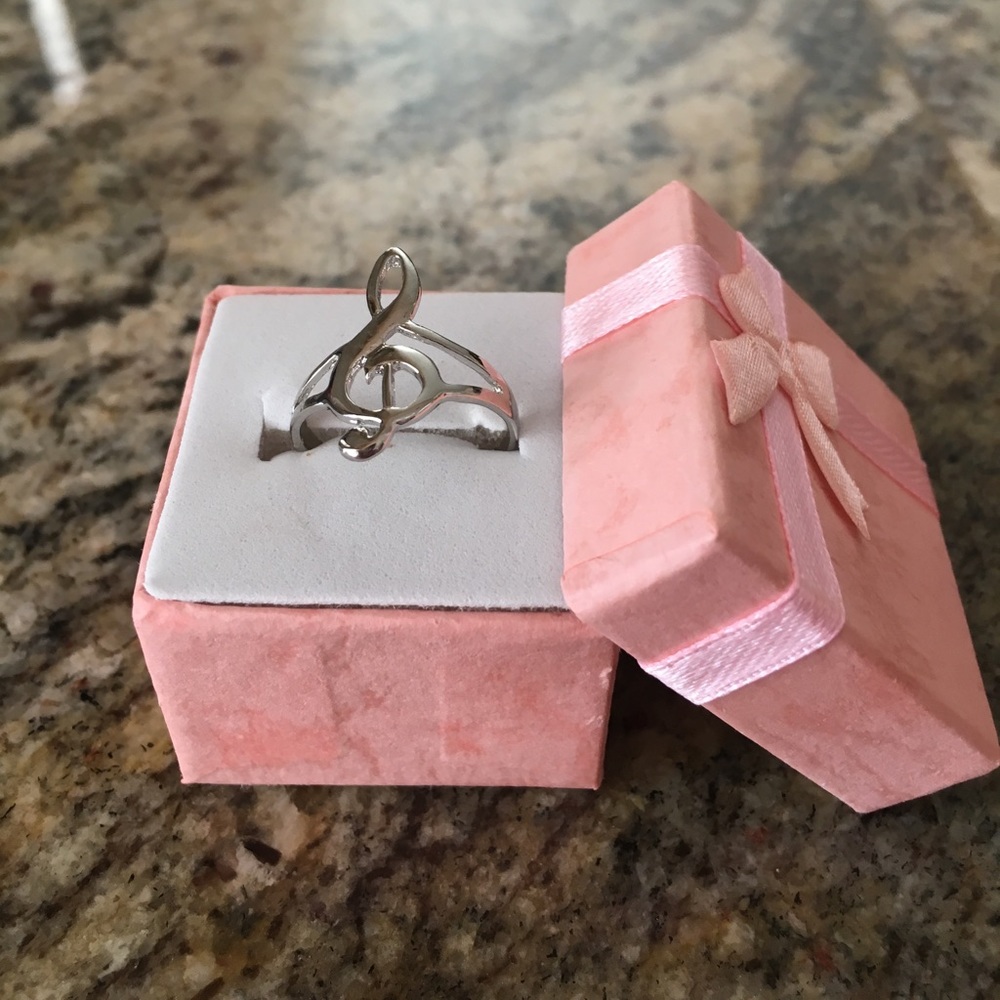 SILVER TREBLE CLEF RING - Picture 2 of 4