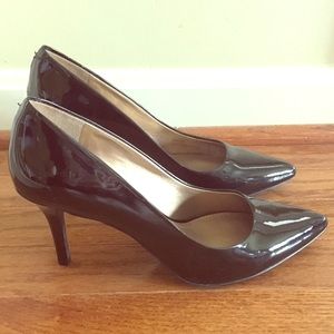 BCBG PARIS Black Pumps
