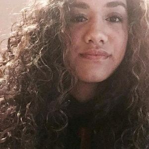 Meet your Posher, Kiana