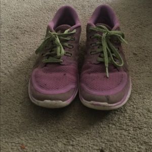 Nike girls pink running shoes