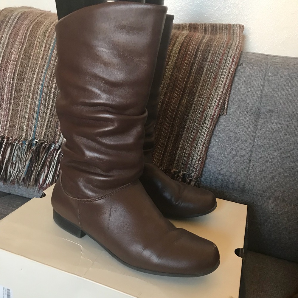 Brown Leather Boots In Box