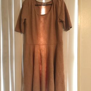2XL TAN EMBOSSED NICOLE