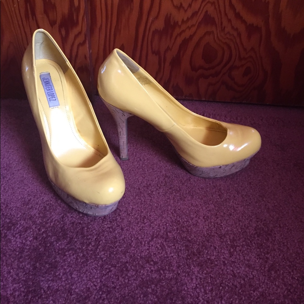 Yellow pumps! Like brand new.