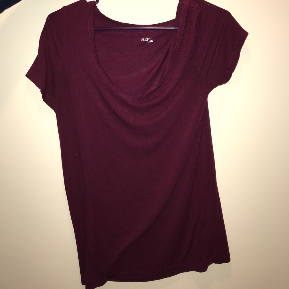 Maroon t shirt