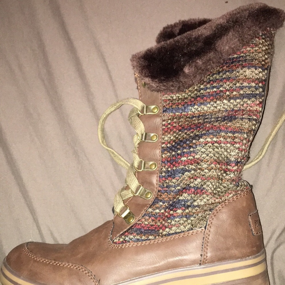 Ladies size 9 Brown/multi Rocketdog winter boots.