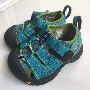 Toddler Keens Size 4