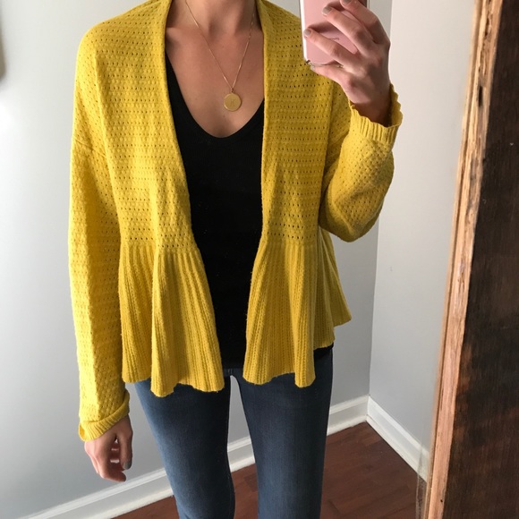 Anthropologie Sweaters - Anthro cashmere blend ruffle sweater