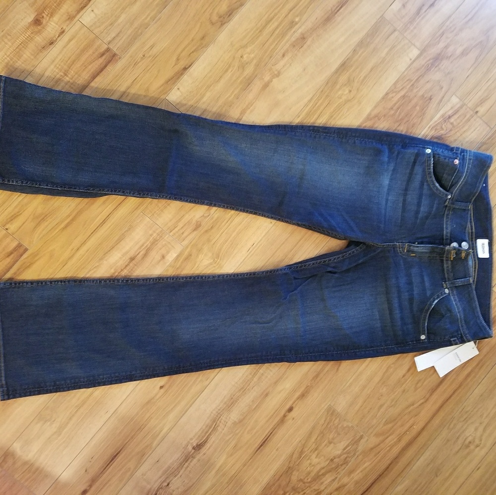 NWT= Hudson Signature Boot cut jeans =sz. 31