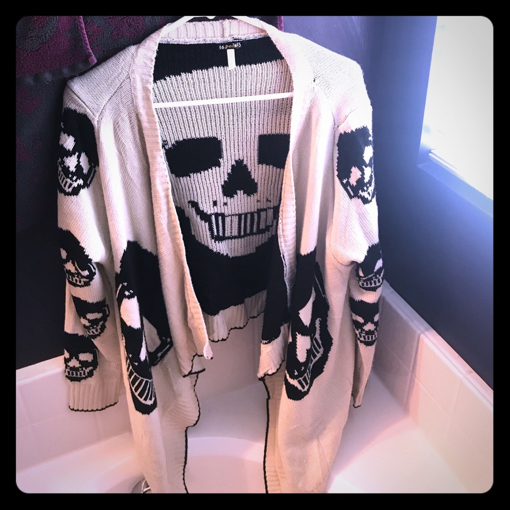 Oversized skull sweater