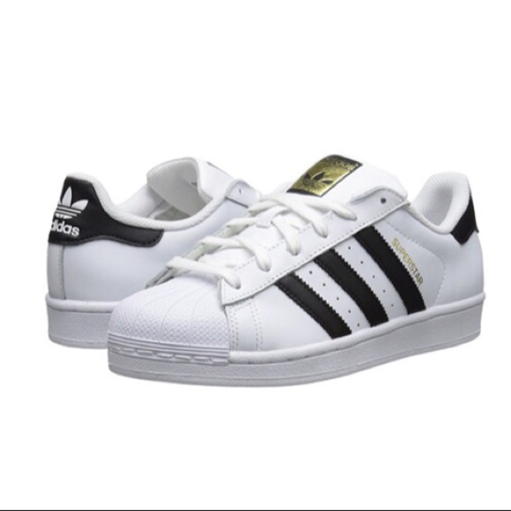 Adidas Superstar Sneakers⭐️