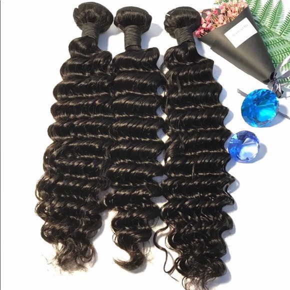 BUNDLES, FRONTALS & LACE CLOSURES main image 5