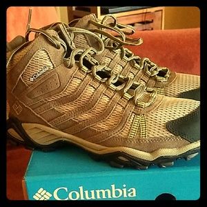 Columbia Mid Rise Hiking Boot