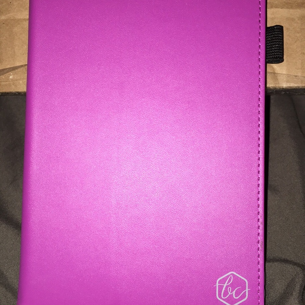 Kindle HD case. Fits 7” tablets. Brand new, pink