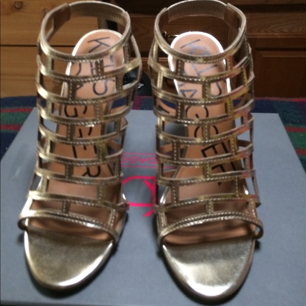 ⭐️⭐️BRAND NEW GOLD WEDGES⭐️⭐️