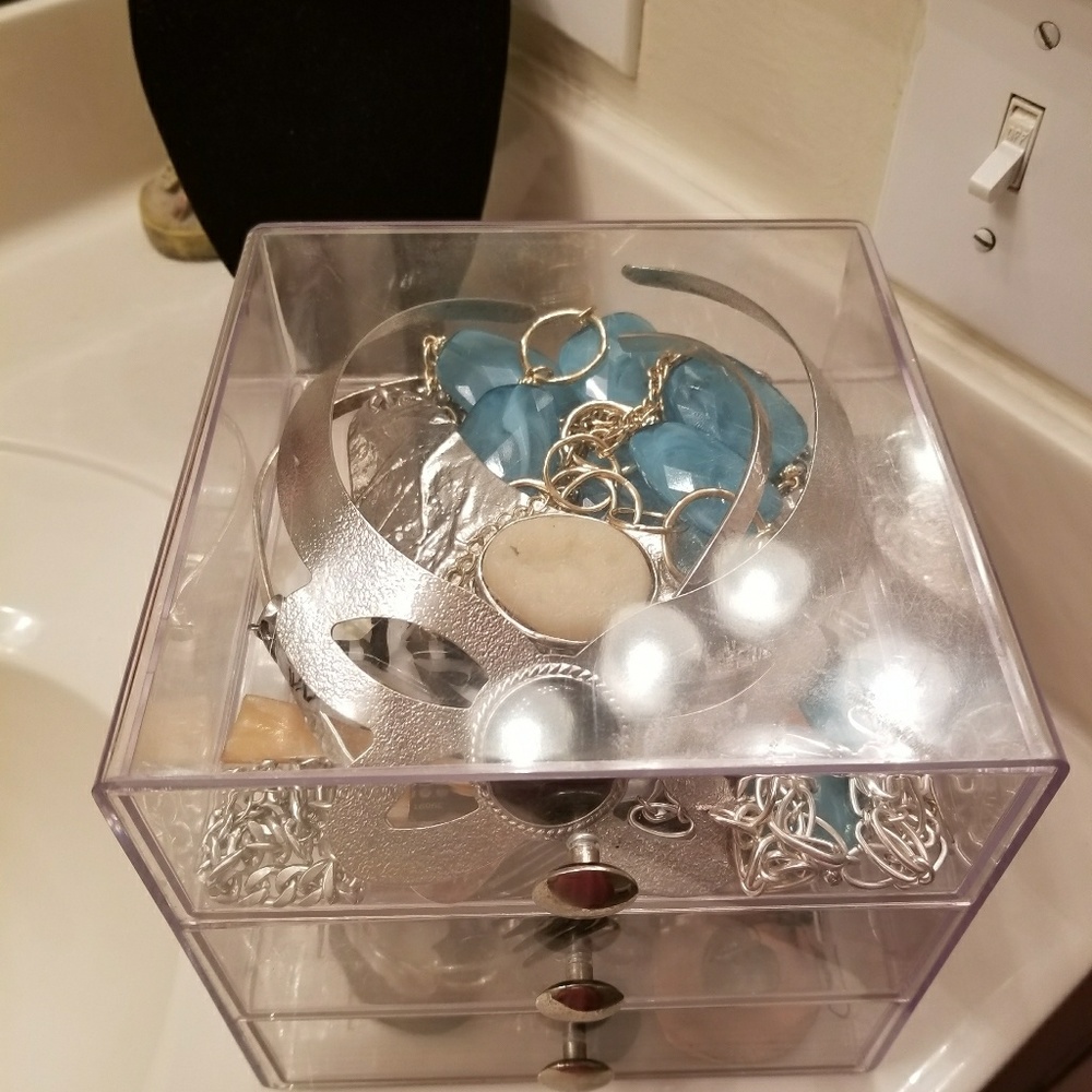 Jewelry bundle with free jewelry box