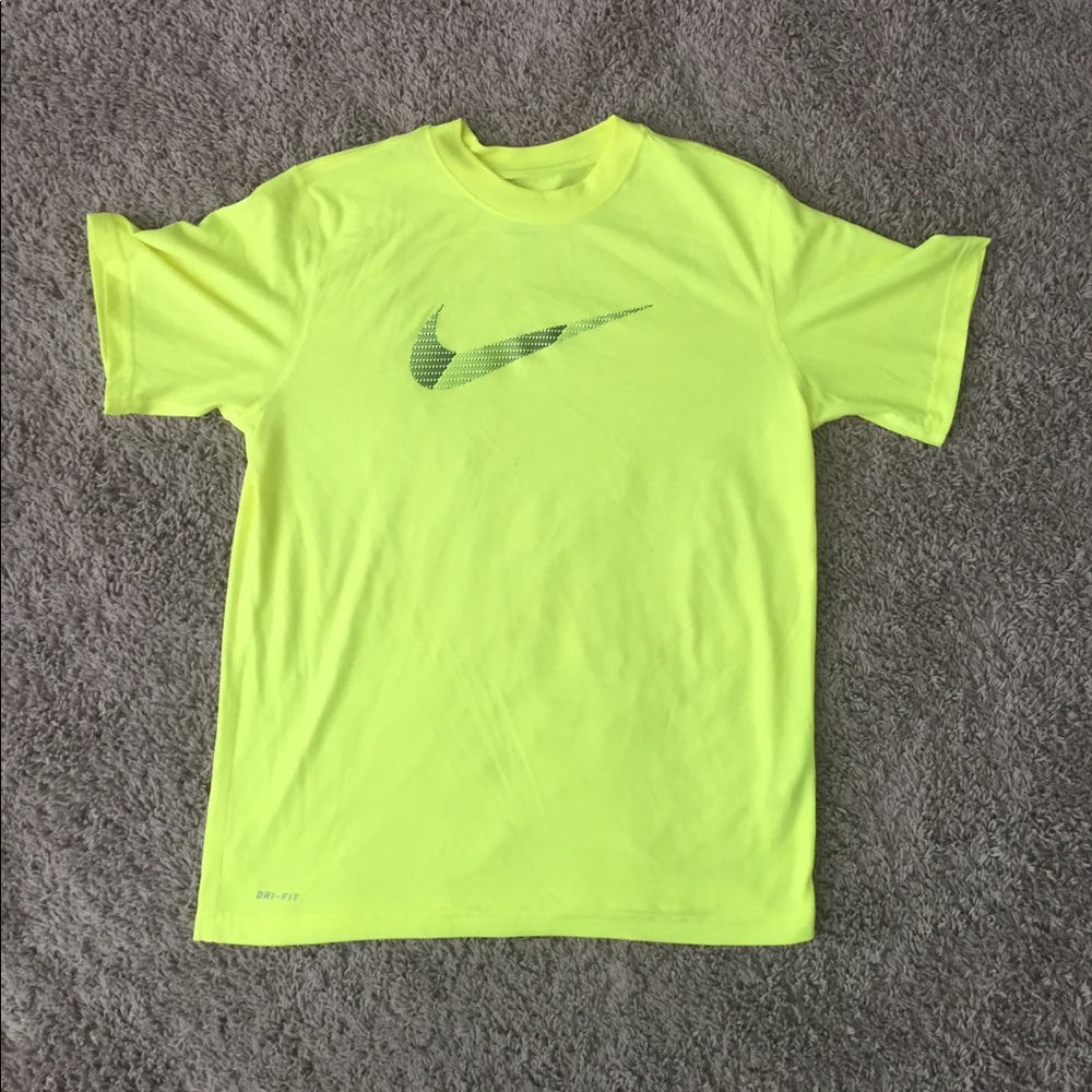 Boys Nike Dri-Fit T-Shirt - Size Medium