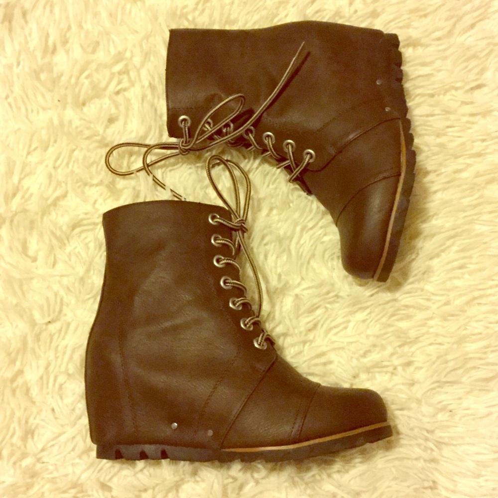 E Sprit Wedge Boot
