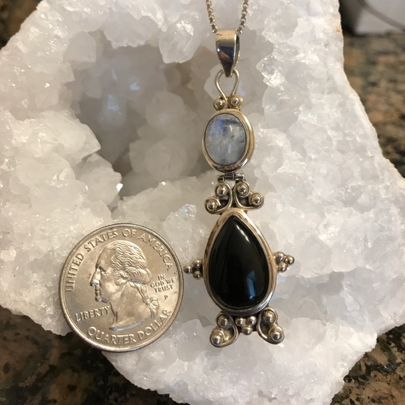 STERLING SILVER RAINBOW MOONSTONE & ONYX PENDANT - Picture 3 of 5