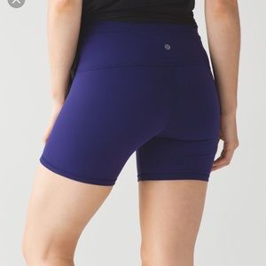 🍋 Lululemon Wunder short 5 in sz 6