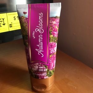 Bath and body works autumn blooms mini body cream