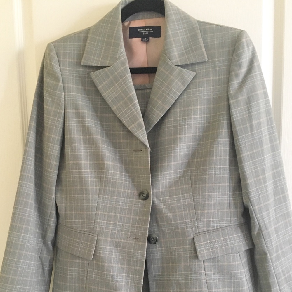 Jones New York 2 Piece Skirt Suite Size 10