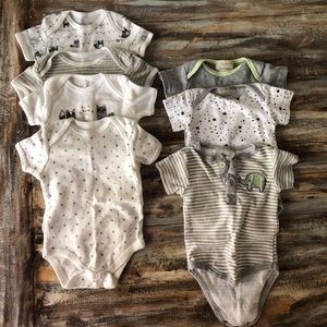 0-3 month neutral onsie set, worn once