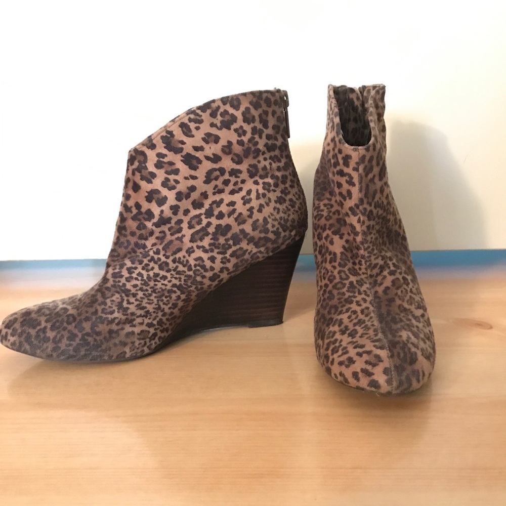 Women's fall booties, leopard print with heel