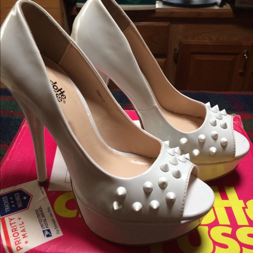 💄💄SEXY WHITE HEELS💄💄