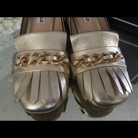 Karl Lagerfeld Aduro Heels - Picture 6 of 8