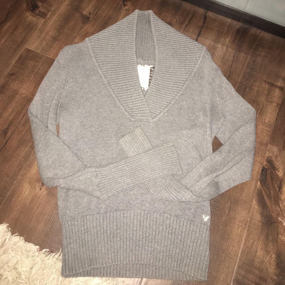 American Eagle Sweater