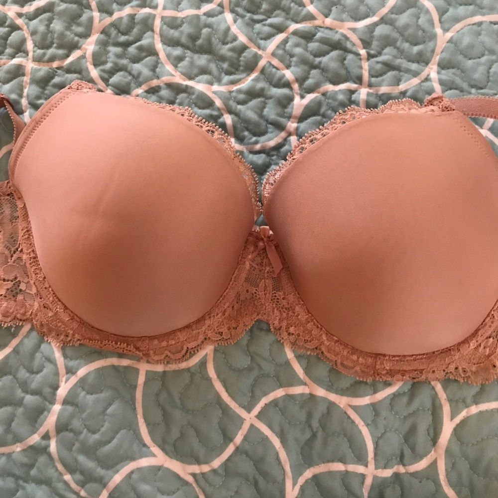 Victoria Secret 34DD bra