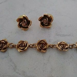 Express rose earrings and necklace set
